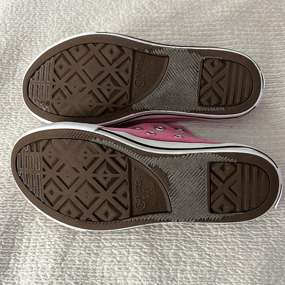 Converse pink sneakers girls size 2, well loved, no laces - Picture 4 of 5